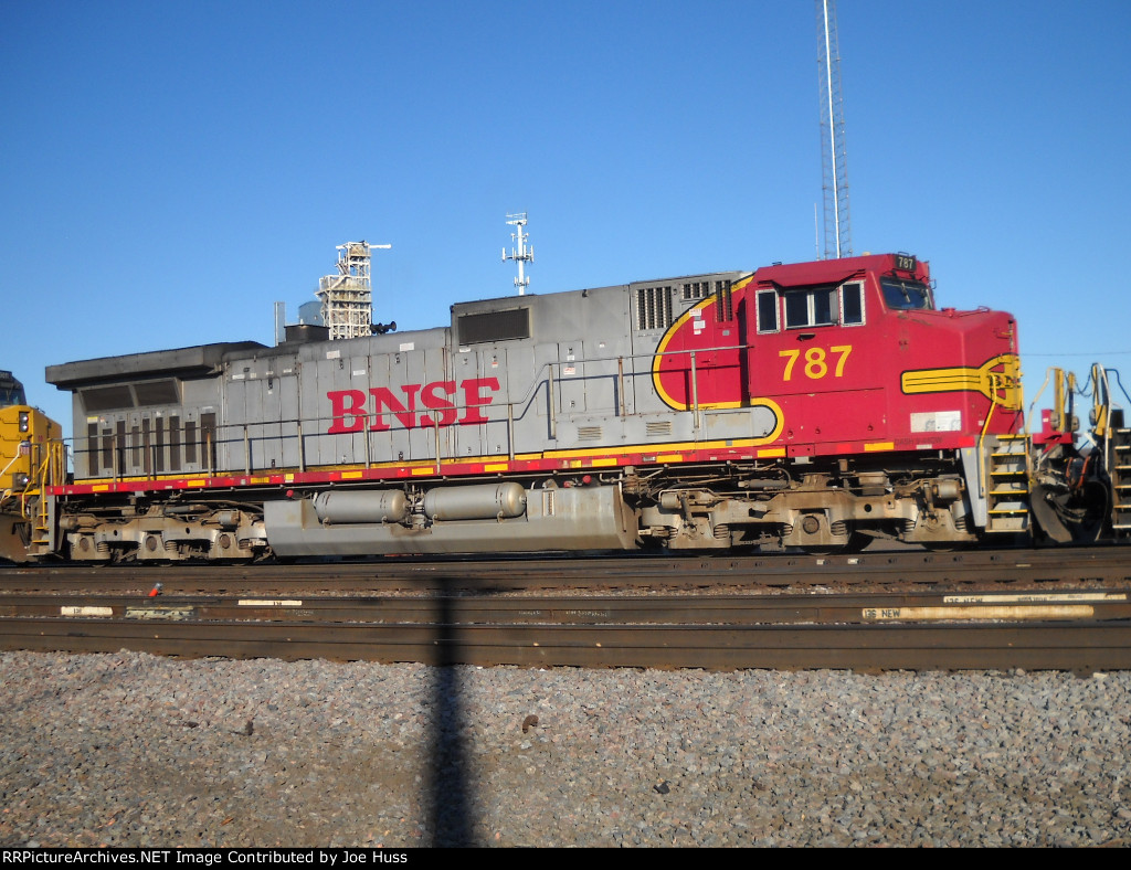 BNSF 787